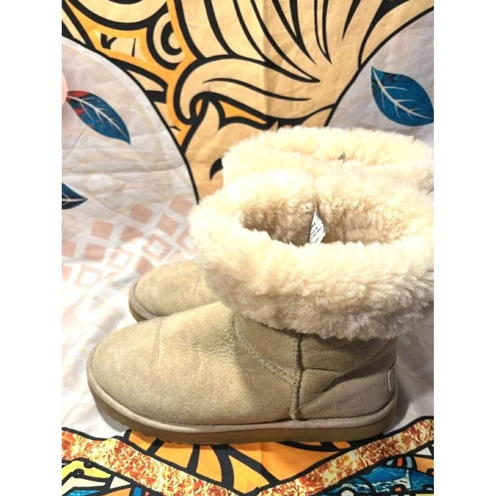 UGG Classic Short Sheepskin Boots – Style 5825 – Sand/Beige – Women’s 7
